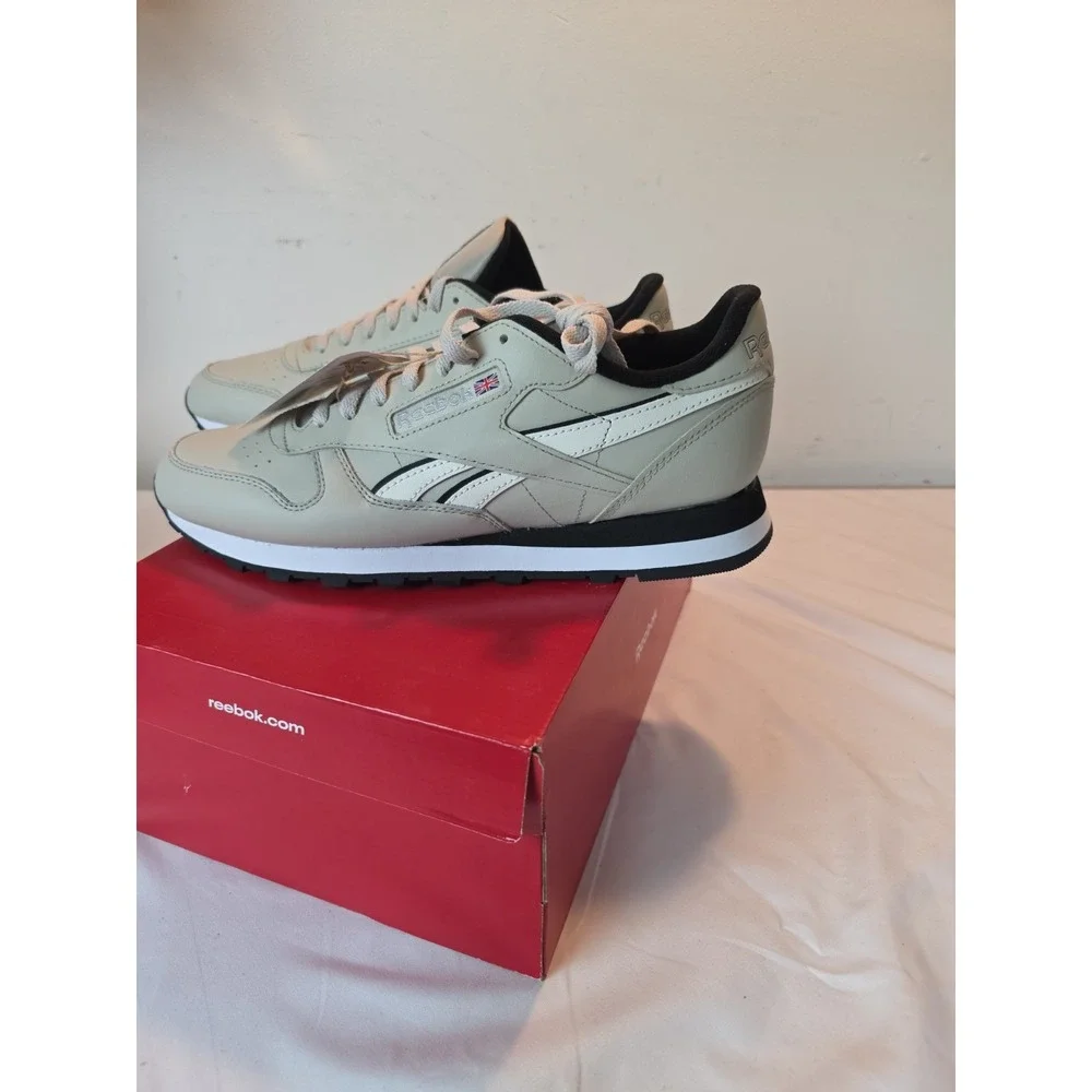 Reebok CL Classic Leather Men's 11, Women's 12.5 Beige Running Unisex Shoe NIB